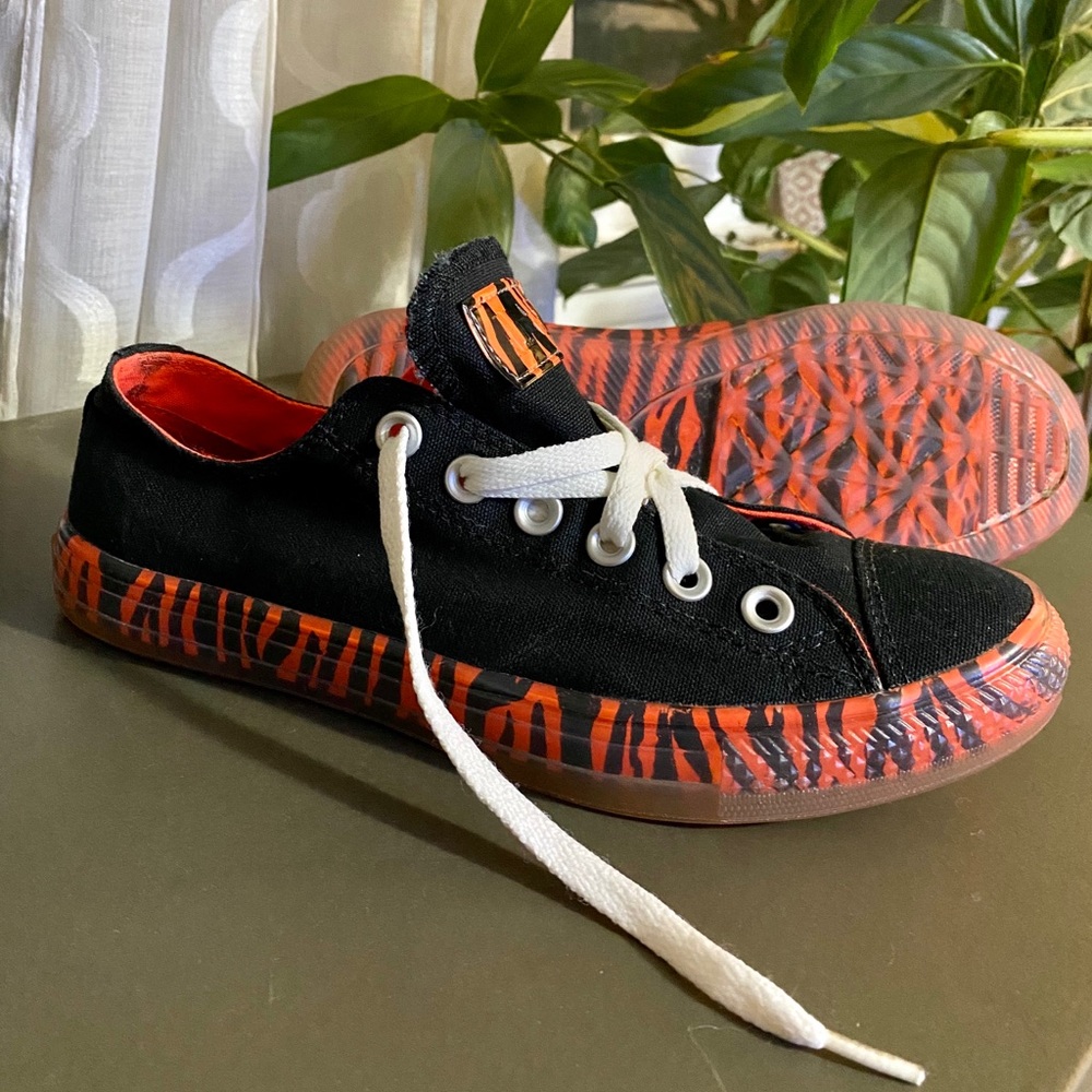 🔥Like NEW Converse🔥